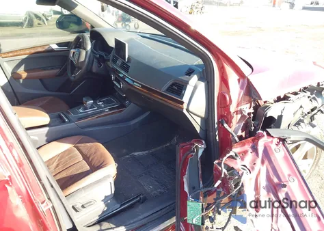 2018 Audi Q5 2.0T Premium/2.0T Tech Premium z USA, uszkodzony, nr VIN WA1BNAFY0J2188421